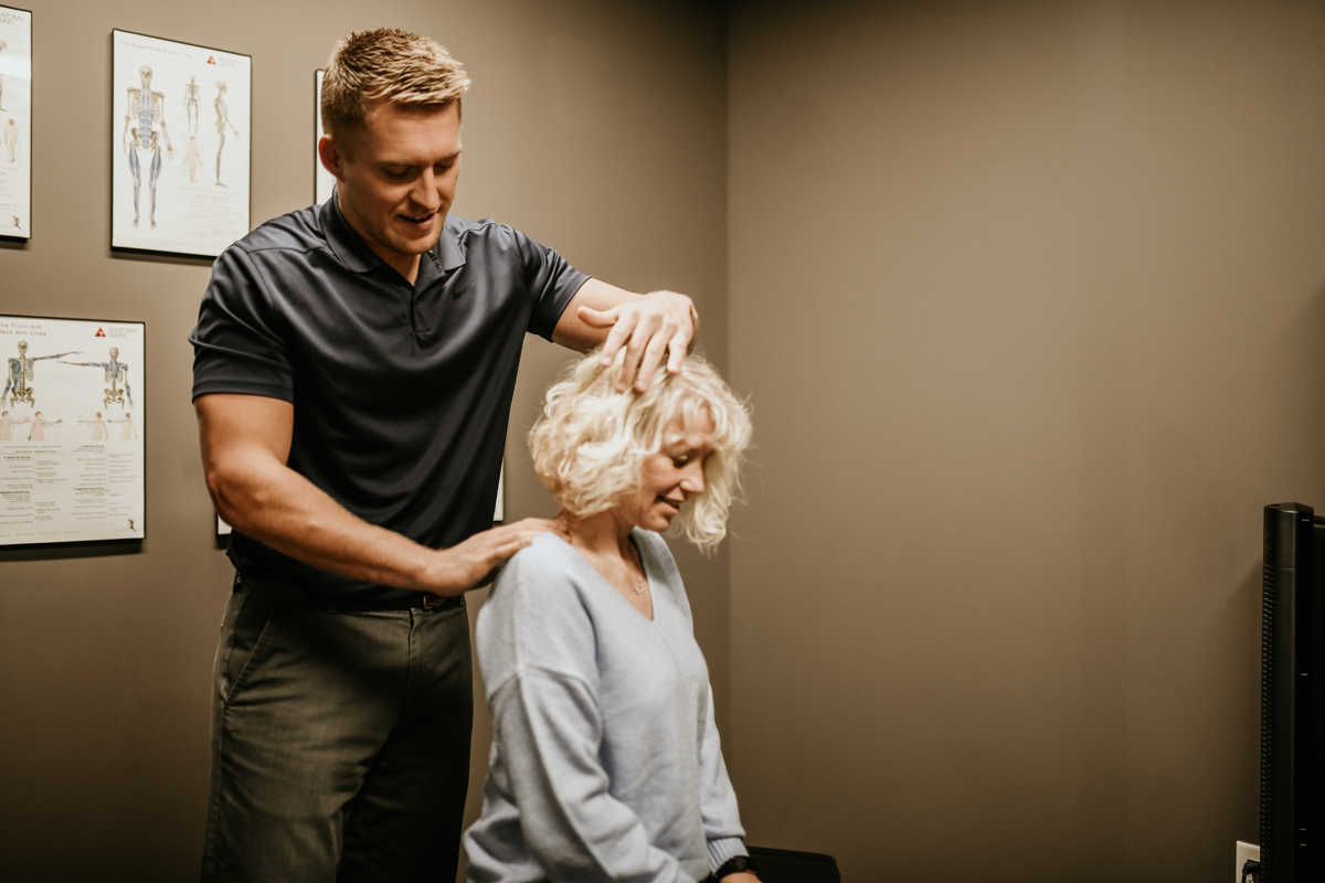 why-does-my-neck-hurt-ascend-chiropractic